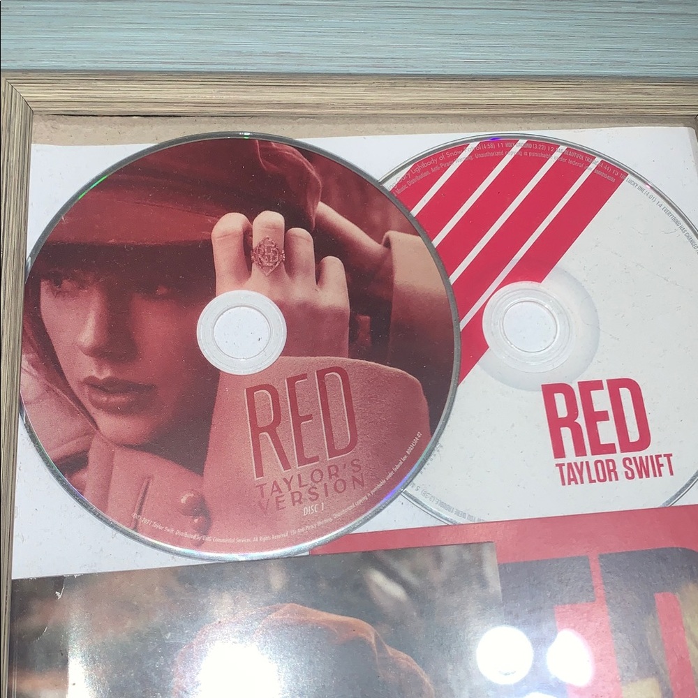 RED Taylor Swift CDs & Booklet - Framed - Picture 3 of 4